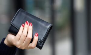 MONEY-SAVING-wallet